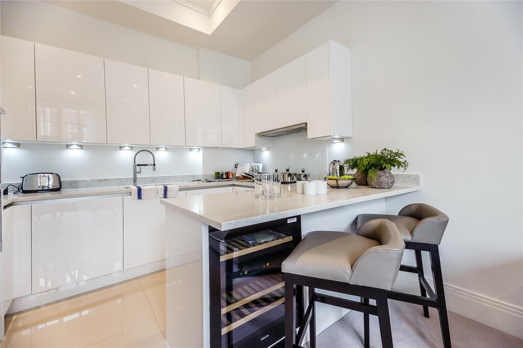 1 bed Flat for rent in Hammersmith. From Chestertons Estate Agents - Fulham Road Lettings