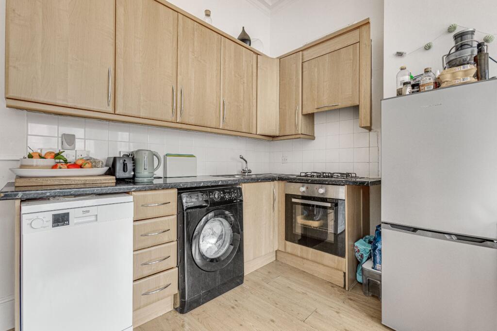 2 bed Detached for rent in Kensington. From Chestertons Estate Agents - Fulham Road Lettings
