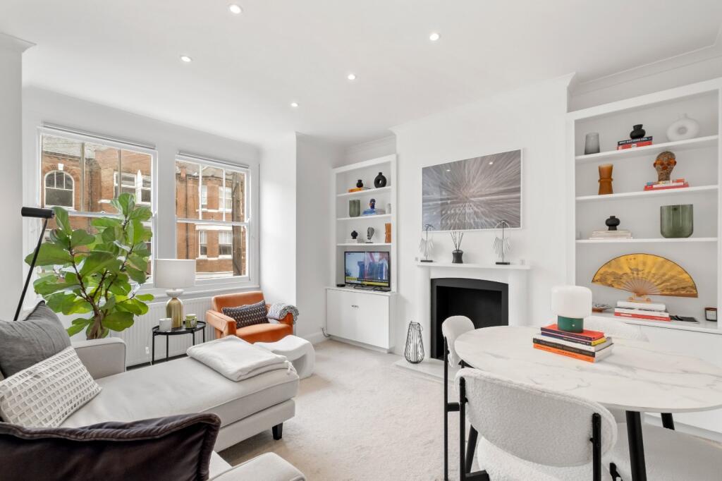 2 bed 1st Floor Flat for rent in Fulham. From Chestertons Estate Agents - Fulham Road Lettings