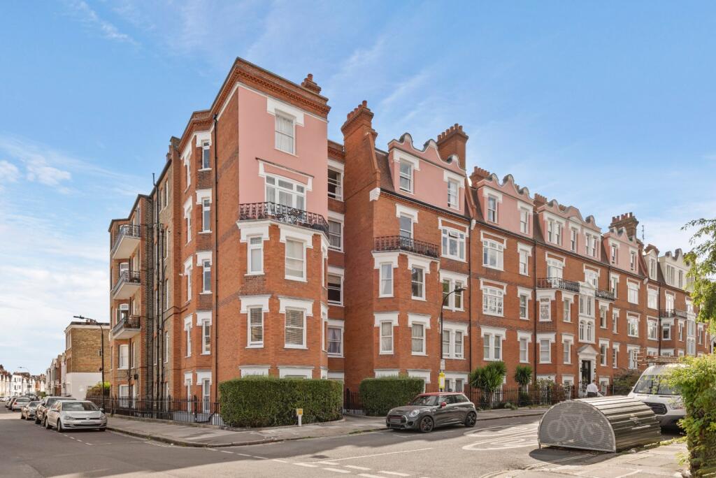 2 bed 1st Floor Flat for rent in Fulham. From Chestertons Estate Agents - Fulham Road Lettings