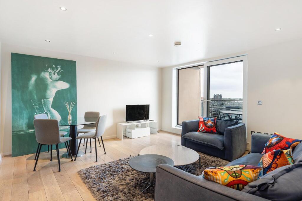 2 bed 1st Floor Flat for rent in Fulham. From Chestertons Estate Agents - Fulham Road Lettings