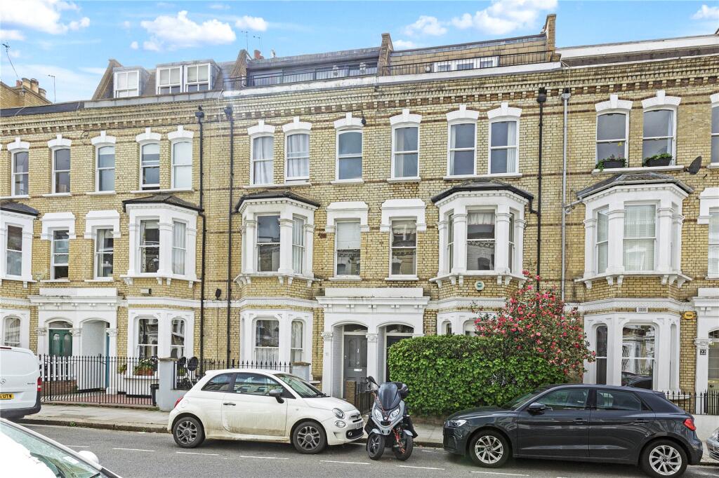 5 bed Detached for rent in Fulham. From Chestertons Estate Agents - Fulham Road Lettings 5 bed Detached for rent in Fulham. From Chestertons Estate Agents - Fulham Road Lettings