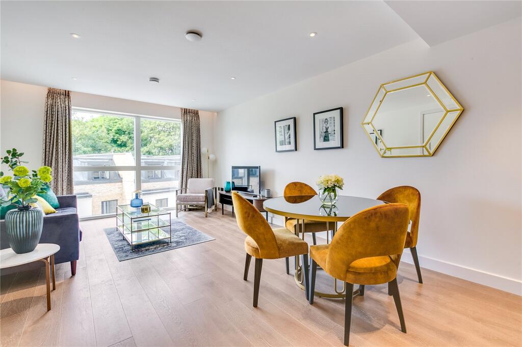 2 bed 1st Floor Flat for rent in Fulham. From Chestertons Estate Agents - Fulham Road Lettings 2 bed 1st Floor Flat for rent in Fulham. From Chestertons Estate Agents - Fulham Road Lettings