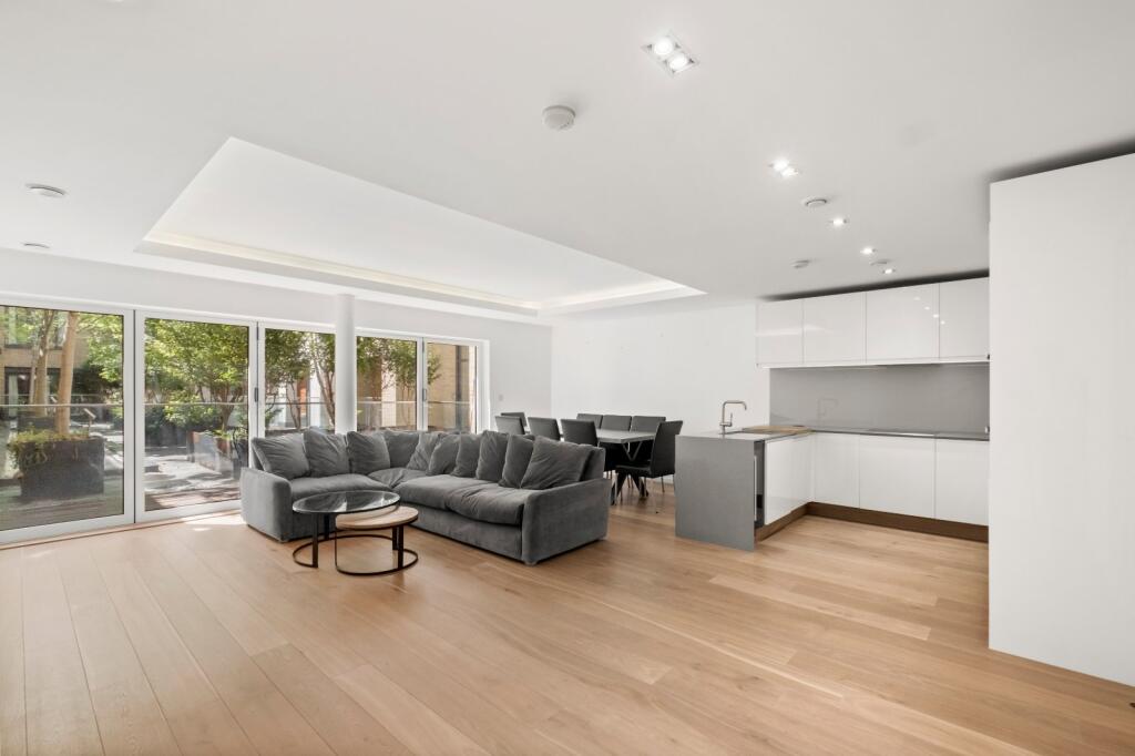 2 bed 1st Floor Flat for rent in Fulham. From Chestertons Estate Agents - Fulham Road Lettings 2 bed 1st Floor Flat for rent in Fulham. From Chestertons Estate Agents - Fulham Road Lettings