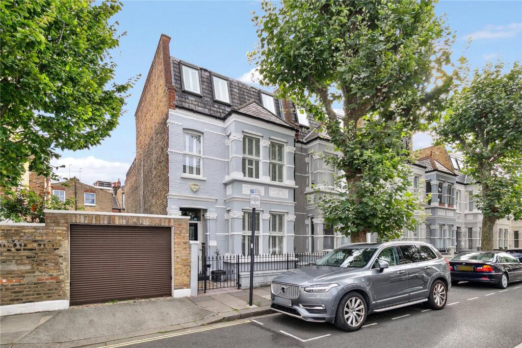 4 bed Mid Terraced House for rent in Fulham. From Chestertons Estate Agents - Fulham Road Lettings 4 bed Mid Terraced House for rent in Fulham. From Chestertons Estate Agents - Fulham Road Lettings