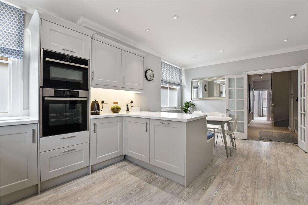 2 bed 1st Floor Flat for rent in Fulham. From Chestertons Estate Agents - Fulham Road Lettings