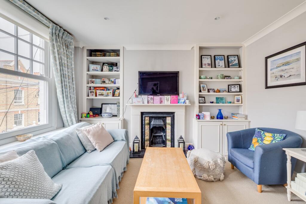 1 bed 1st Floor Flat for rent in Fulham. From Chestertons Estate Agents - Fulham Road Lettings