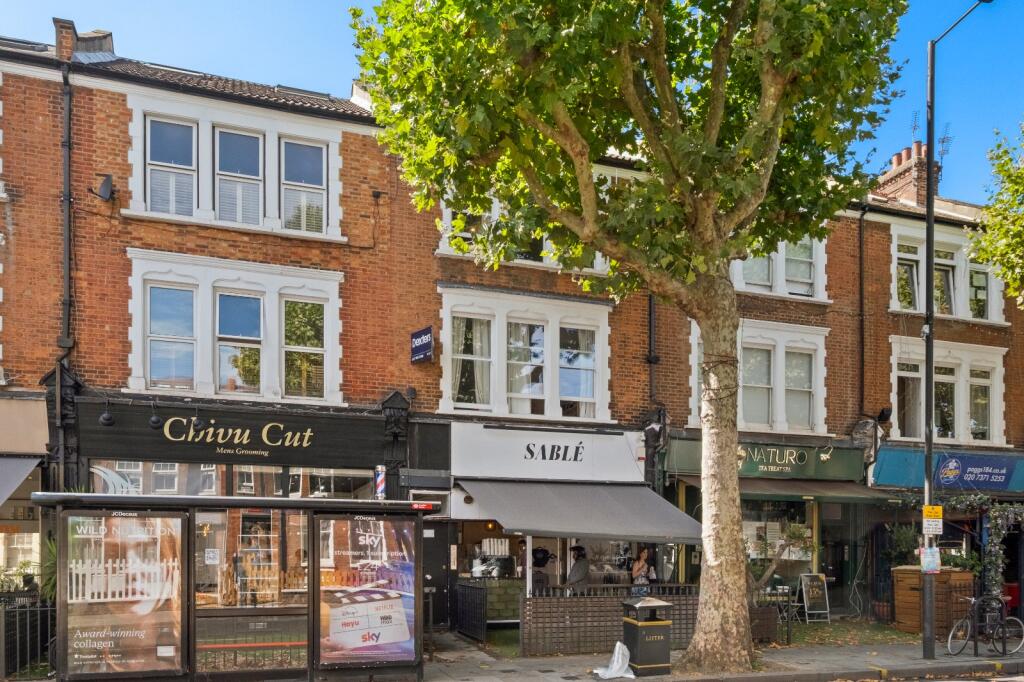 1 bed 1st Floor Flat for rent in Fulham. From Chestertons Estate Agents - Fulham Road Lettings 1 bed 1st Floor Flat for rent in Fulham. From Chestertons Estate Agents - Fulham Road Lettings