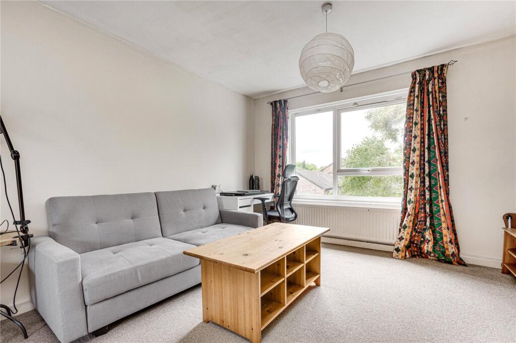 0 bed 1st Floor Flat for rent in Hammersmith. From Chestertons Estate Agents - Fulham Road Lettings