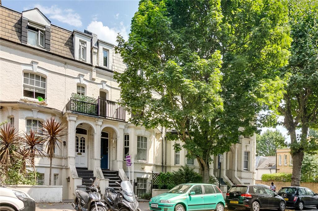 2 bed 1st Floor Flat for rent in Fulham. From Chestertons Estate Agents - Fulham Road Lettings