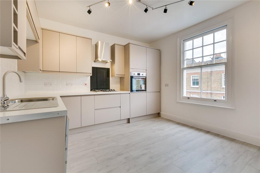 2 bed 1st Floor Flat for rent in Fulham. From Chestertons Estate Agents - Fulham Road Lettings