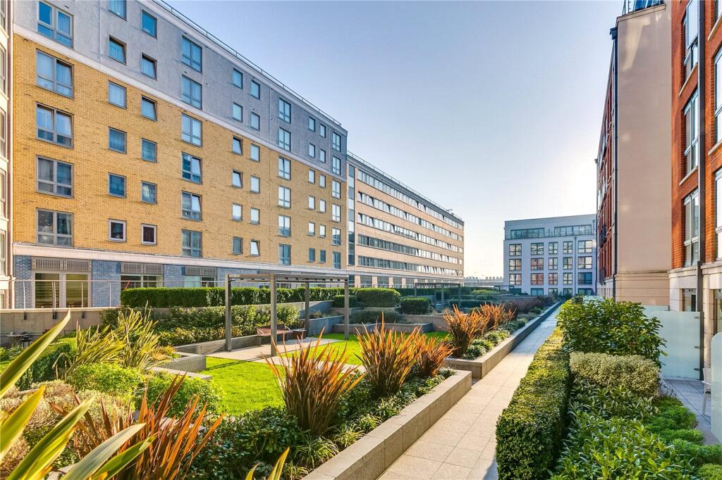 2 bed 1st Floor Flat for rent in Fulham. From Chestertons Estate Agents - Fulham Road Lettings 2 bed 1st Floor Flat for rent in Fulham. From Chestertons Estate Agents - Fulham Road Lettings