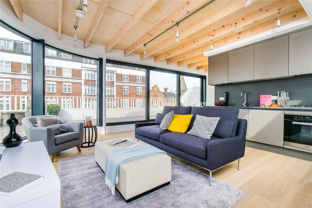 3 bed 1st Floor Flat for rent in Fulham. From Chestertons Estate Agents - Fulham Road Lettings 3 bed 1st Floor Flat for rent in Fulham. From Chestertons Estate Agents - Fulham Road Lettings