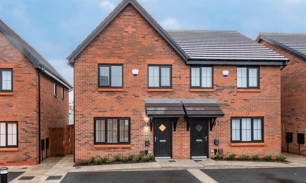 3 bed Semi Detached for rent in Horwich. From Ascend - Manchester 3 bed Semi Detached for rent in Horwich. From Ascend - Manchester