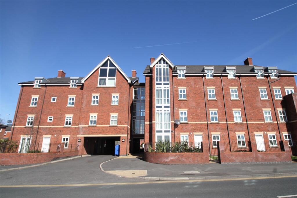 2 bed 1st Floor Flat for rent in Eccles. From Ascend - Manchester