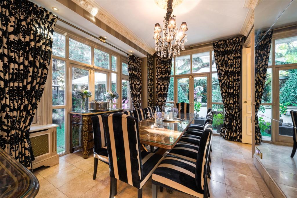 6 bed Detached House for rent in Hampstead. From Chestertons Estate Agents - Hampstead Lettings