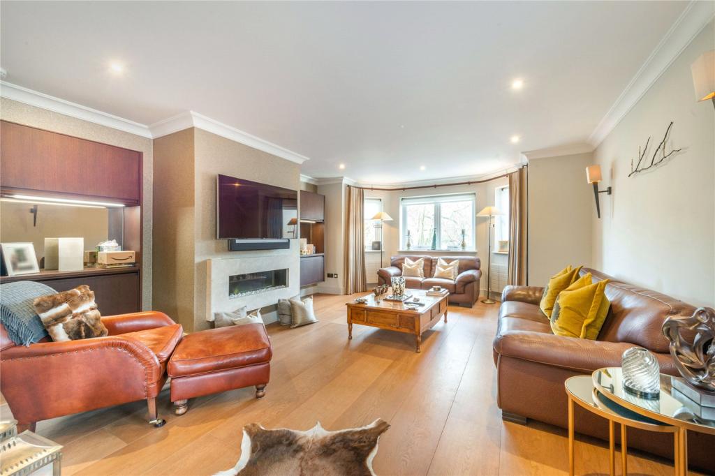 2 bed Flat for rent in Hampstead. From Chestertons Estate Agents - Hampstead Lettings