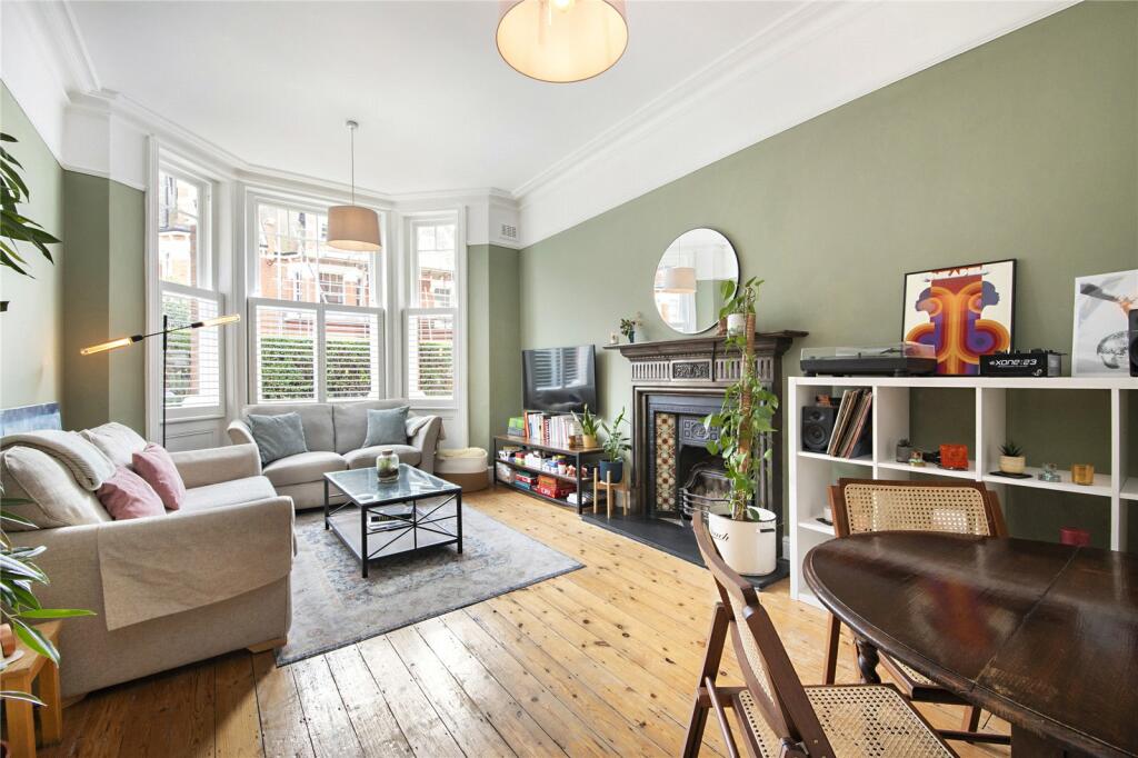 2 bed Mid Terraced House for rent in Hampstead. From Chestertons Estate Agents - Hampstead Lettings