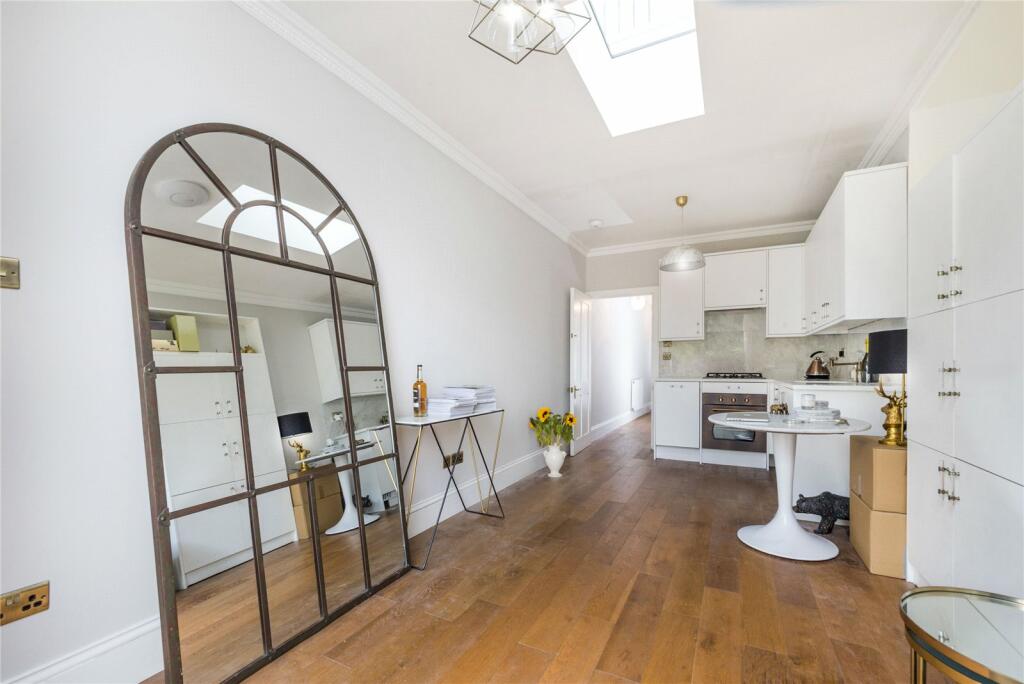 2 bed Semi-Detached House for rent in Hampstead. From Chestertons Estate Agents - Hampstead Lettings