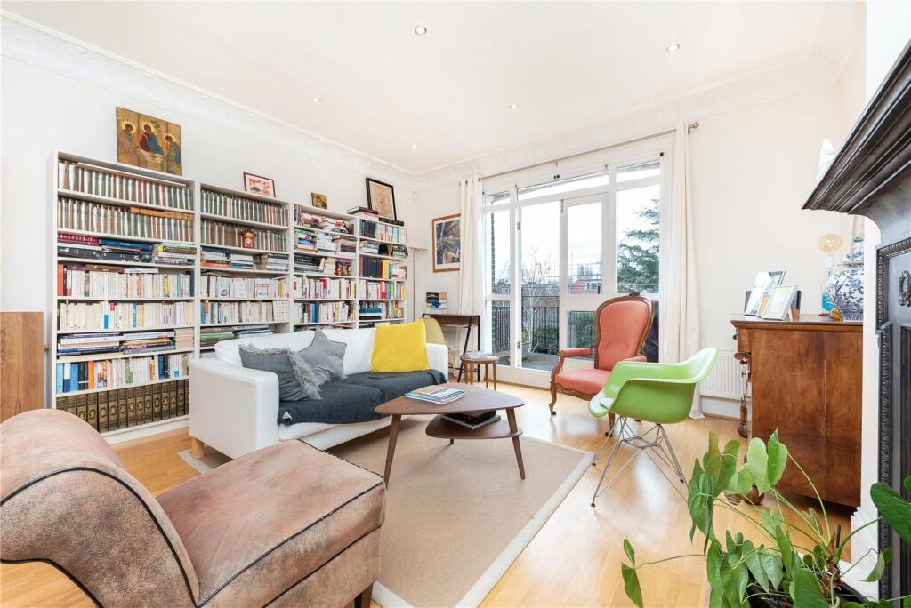 5 bed Maisonette for rent in Hampstead. From Chestertons Estate Agents - Hampstead Lettings