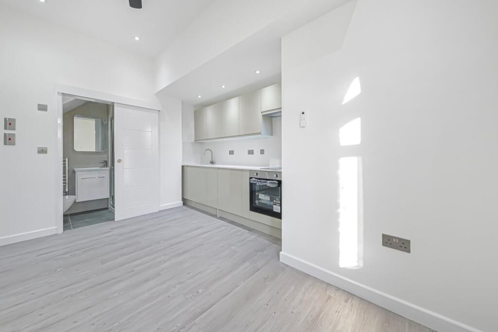 1 bed 1st Floor Flat for rent in Hampstead. From Chestertons Estate Agents - Hampstead Lettings