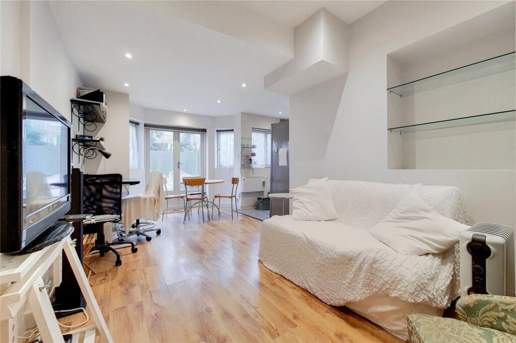 1 bed 1st Floor Flat for rent in Hampstead. From Chestertons Estate Agents - Hampstead Lettings
