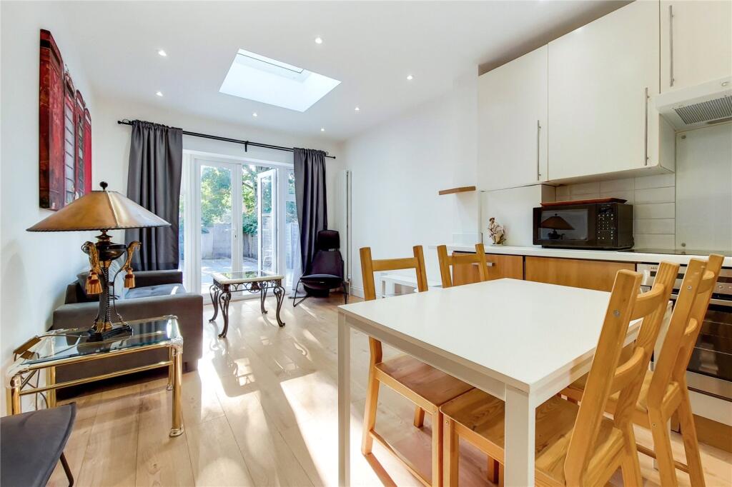 3 bed 1st Floor Flat for rent in Willesden. From Chestertons Estate Agents - Hampstead Lettings