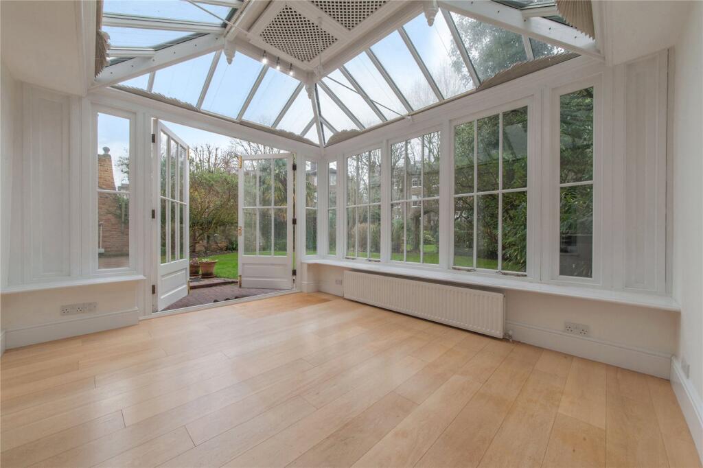 3 bed 1st Floor Flat for rent in Hampstead. From Chestertons Estate Agents - Hampstead Lettings 3 bed 1st Floor Flat for rent in Hampstead. From Chestertons Estate Agents - Hampstead Lettings