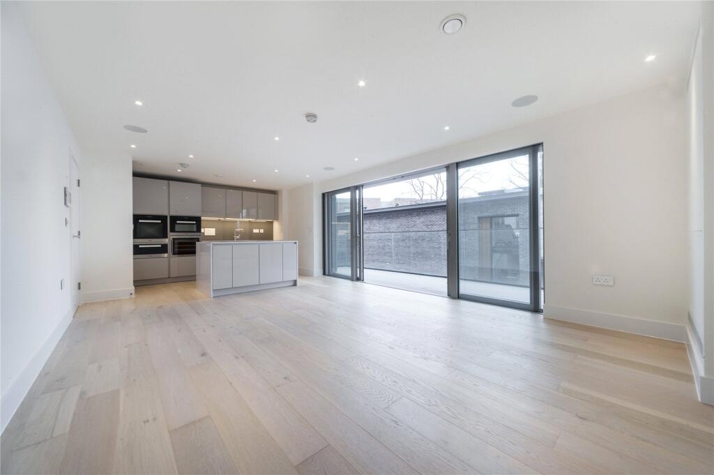 3 bed 1st Floor Flat for rent in Hampstead. From Chestertons Estate Agents - Hampstead Lettings