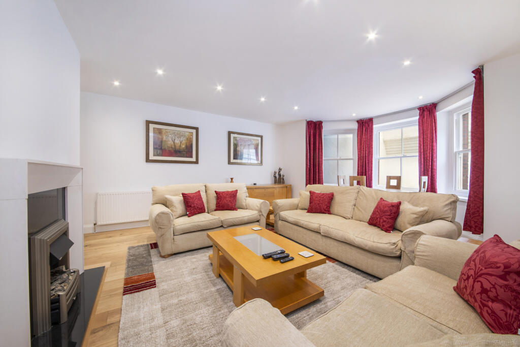2 bed 1st Floor Flat for rent in Hampstead. From Chestertons Estate Agents - Hampstead Lettings