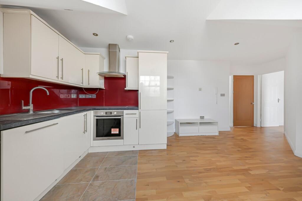 3 bed 1st Floor Flat for rent in Willesden. From Chestertons Estate Agents - Hampstead Lettings
