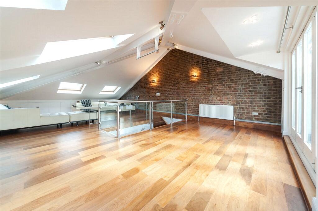 3 bed 1st Floor Flat for rent in Hampstead. From Chestertons Estate Agents - Hampstead Lettings