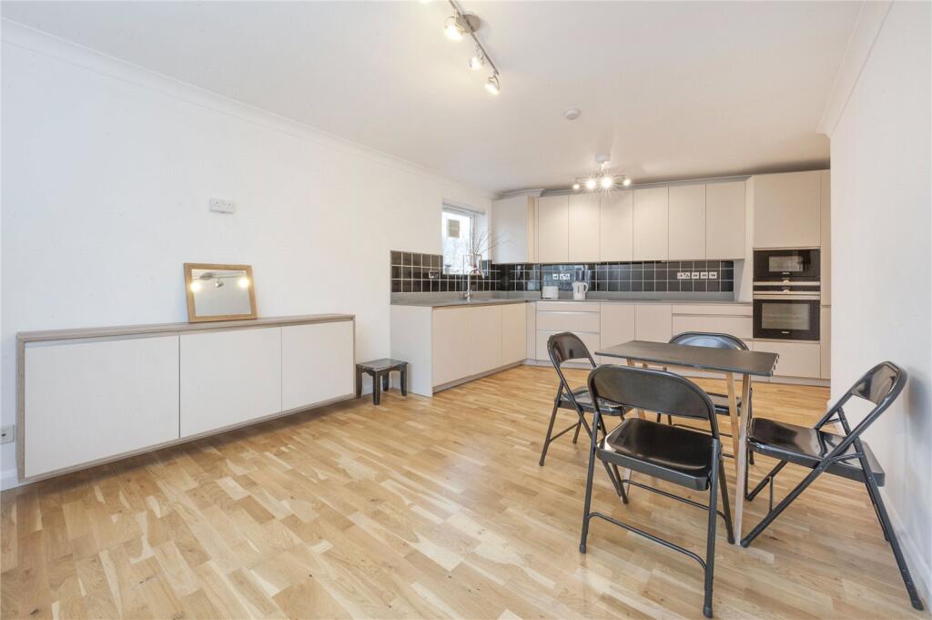 3 bed 1st Floor Flat for rent in Hampstead. From Chestertons Estate Agents - Hampstead Lettings