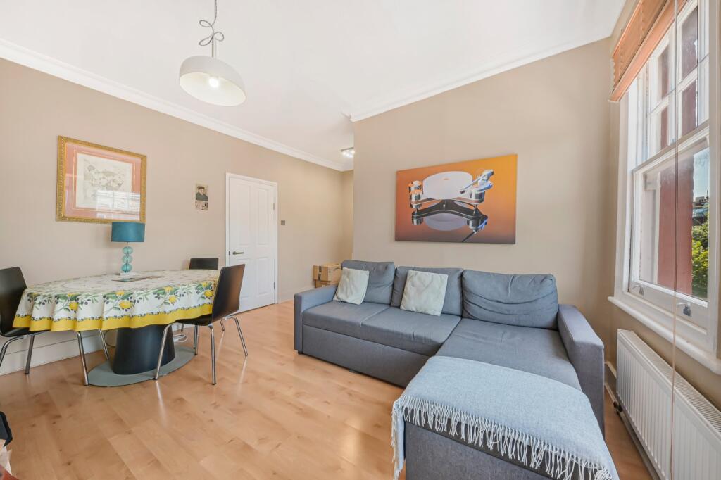 2 bed 1st Floor Flat for rent in Hampstead. From Chestertons Estate Agents - Hampstead Lettings