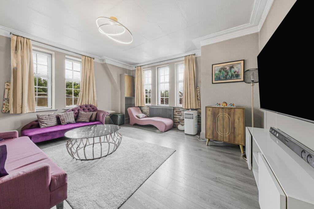 3 bed 1st Floor Flat for rent in Hampstead. From Chestertons Estate Agents - Hampstead Lettings 3 bed 1st Floor Flat for rent in Hampstead. From Chestertons Estate Agents - Hampstead Lettings