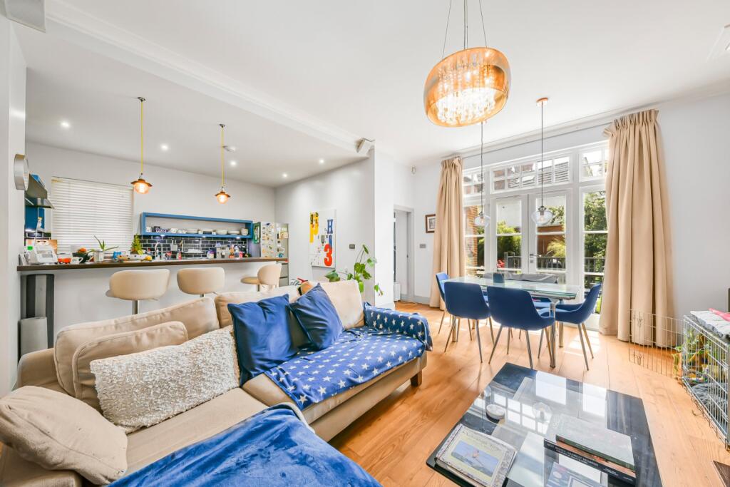 2 bed Semi Detached for rent in Hampstead. From Chestertons Estate Agents - Hampstead Lettings 2 bed Semi Detached for rent in Hampstead. From Chestertons Estate Agents - Hampstead Lettings