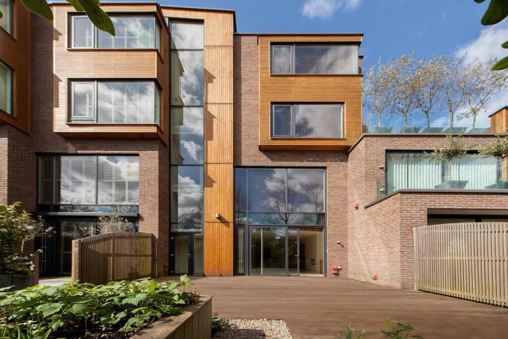4 bed Mid Terraced House for rent in Hampstead. From Chestertons Estate Agents - Hampstead Lettings