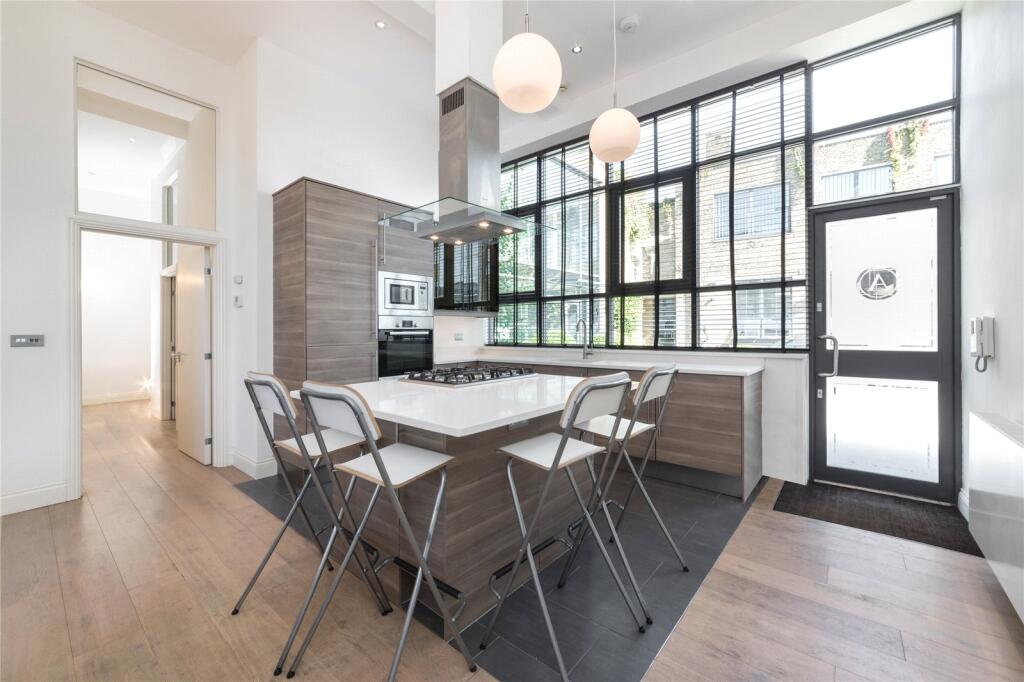 3 bed 1st Floor Flat for rent in Willesden. From Chestertons Estate Agents - Hampstead Lettings