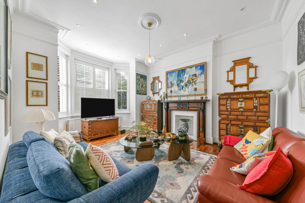 6 bed Mid Terraced House for rent in Hampstead. From Chestertons Estate Agents - Hampstead Lettings