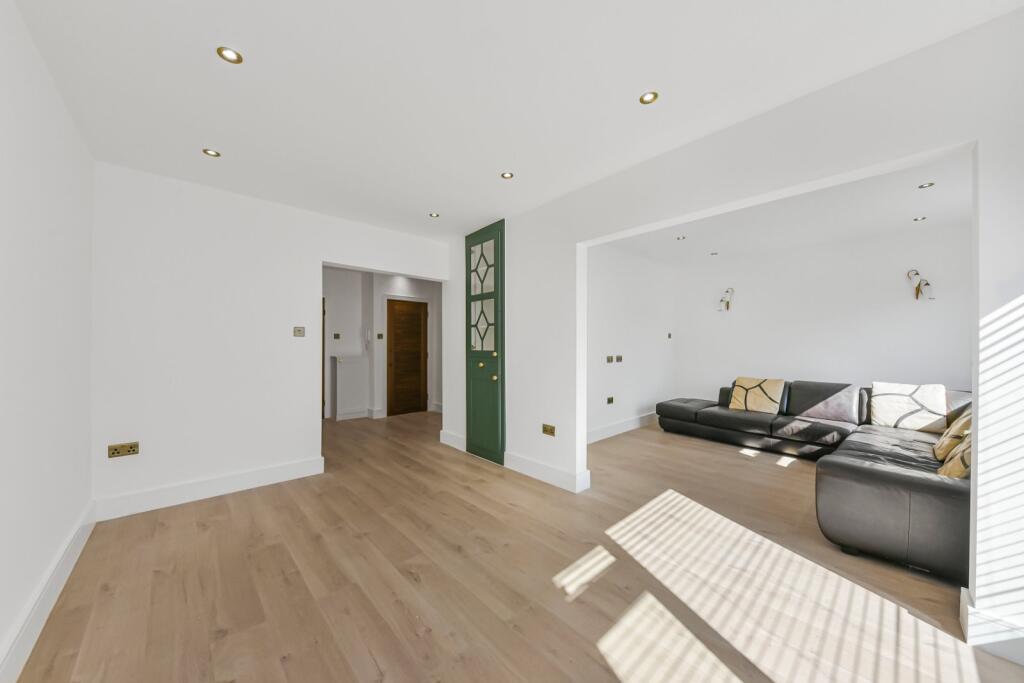 3 bed 1st Floor Flat for rent in Hampstead. From Chestertons Estate Agents - Hampstead Lettings