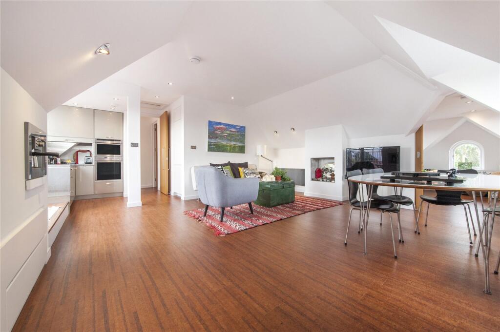 2 bed 1st Floor Flat for rent in Hampstead. From Chestertons Estate Agents - Hampstead Lettings