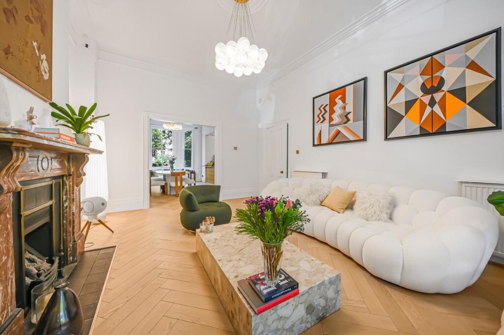 3 bed Semi Detached for rent in Hampstead. From Chestertons Estate Agents - Hampstead Lettings 3 bed Semi Detached for rent in Hampstead. From Chestertons Estate Agents - Hampstead Lettings