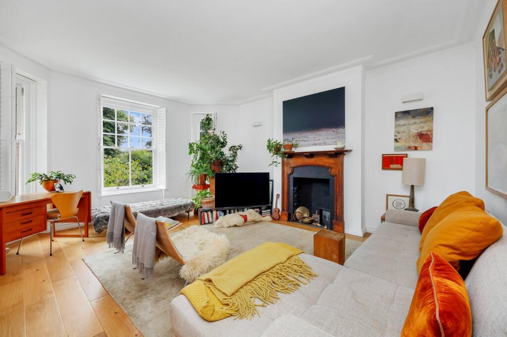 3 bed 1st Floor Flat for rent in Hampstead. From Chestertons Estate Agents - Hampstead Lettings