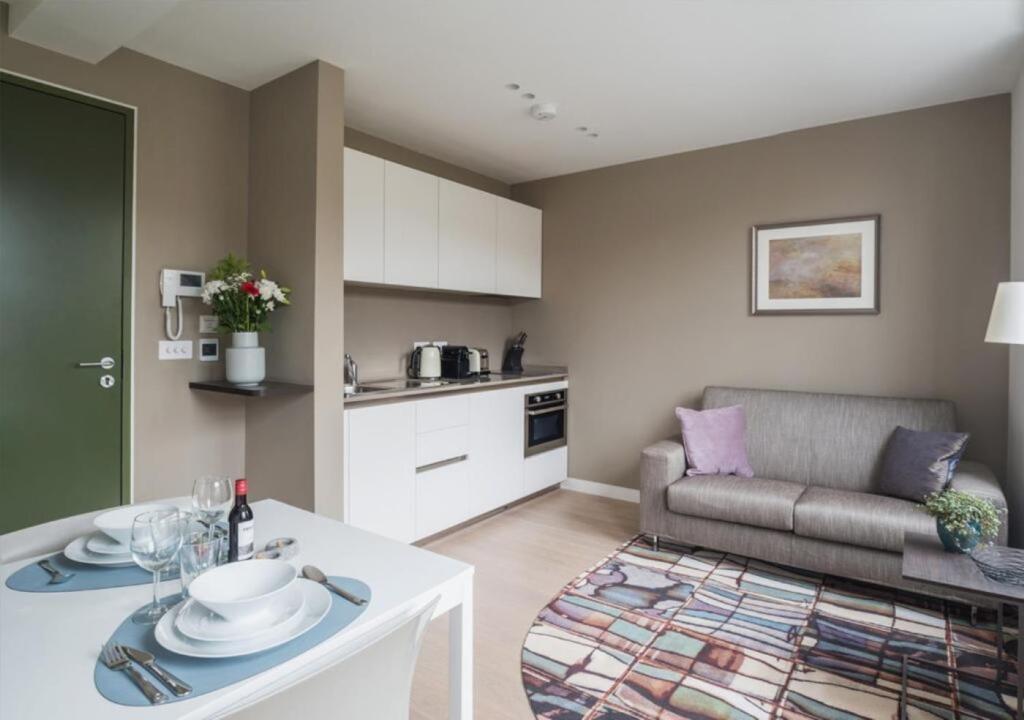 4 bed 1st Floor Flat for rent in Hampstead. From Chestertons Estate Agents - Hampstead Lettings 4 bed 1st Floor Flat for rent in Hampstead. From Chestertons Estate Agents - Hampstead Lettings