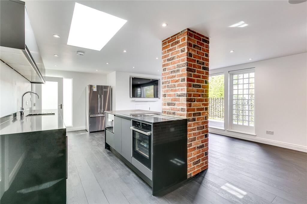 3 bed 1st Floor Flat for rent in Hampstead. From Chestertons Estate Agents - Hampstead Lettings