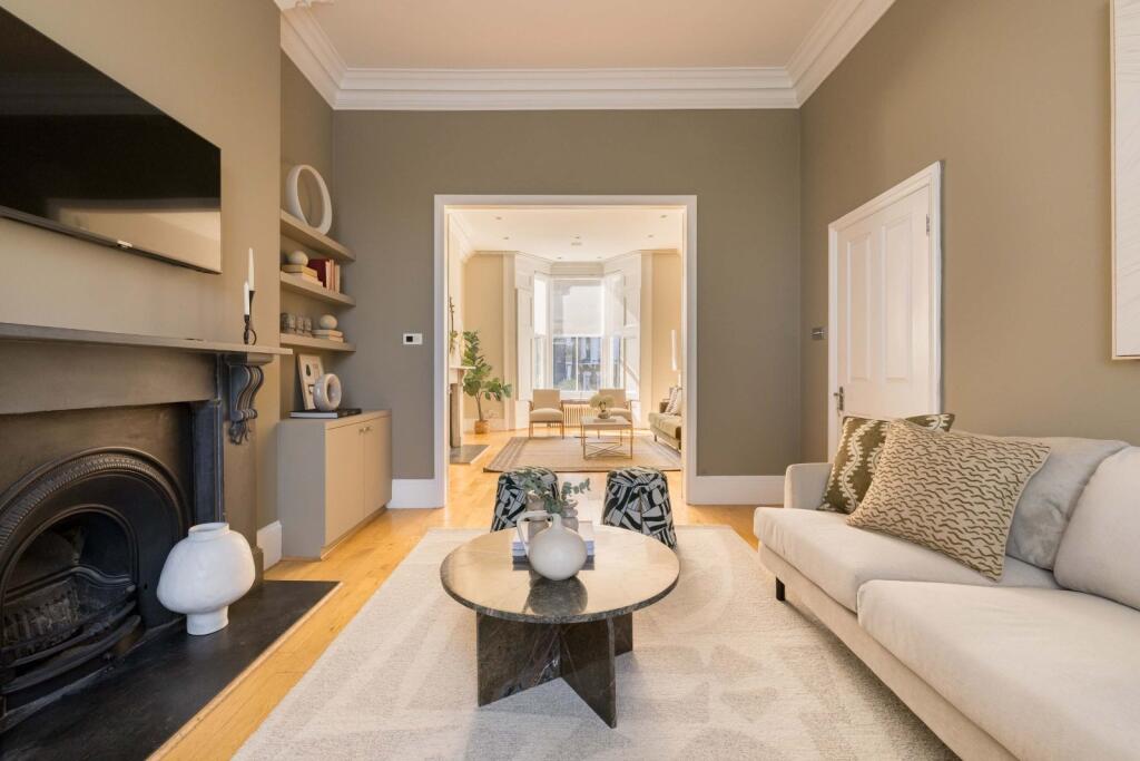 5 bed Detached for rent in Hampstead. From Chestertons Estate Agents - Hampstead Lettings 5 bed Detached for rent in Hampstead. From Chestertons Estate Agents - Hampstead Lettings