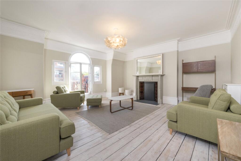 4 bed 1st Floor Flat for rent in Hampstead. From Chestertons Estate Agents - Hampstead Lettings