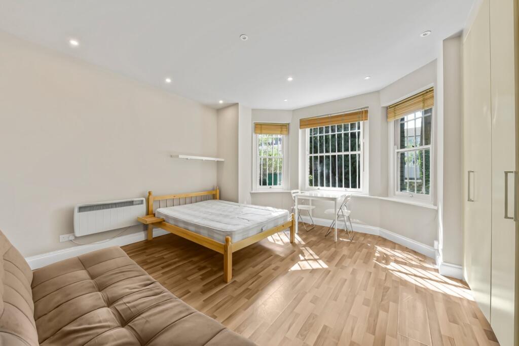 4 bed 1st Floor Flat for rent in Hampstead. From Chestertons Estate Agents - Hampstead Lettings 4 bed 1st Floor Flat for rent in Hampstead. From Chestertons Estate Agents - Hampstead Lettings