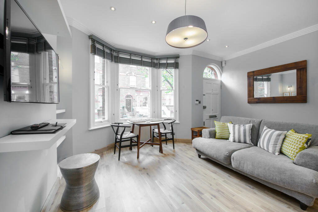 1 bed 1st Floor Flat for rent in Hampstead. From Chestertons Estate Agents - Hampstead Lettings 1 bed 1st Floor Flat for rent in Hampstead. From Chestertons Estate Agents - Hampstead Lettings