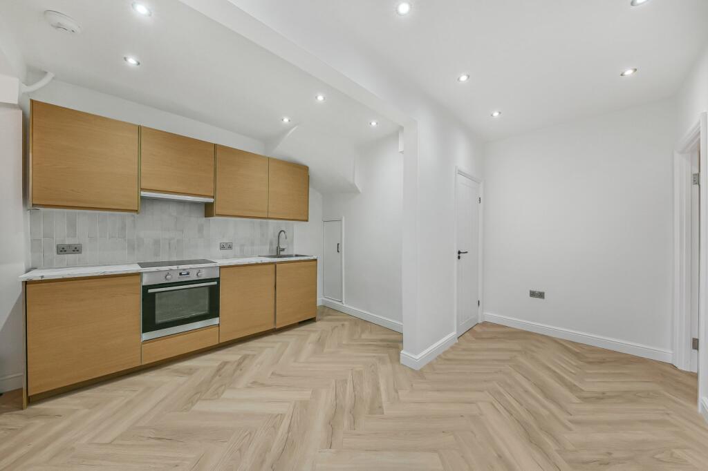1 bed 1st Floor Flat for rent in Hampstead. From Chestertons Estate Agents - Hampstead Lettings